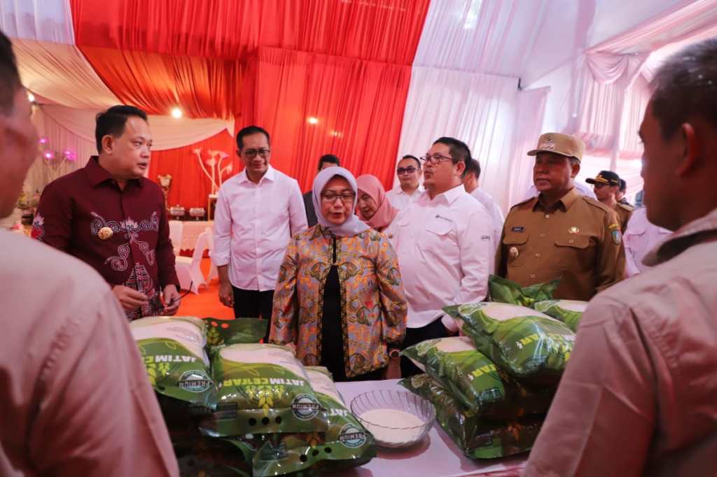 Upaya Pj Gubernur Jatim Dan Pj Bupati Jombang Dalam Penguatan Korporasi Petani   