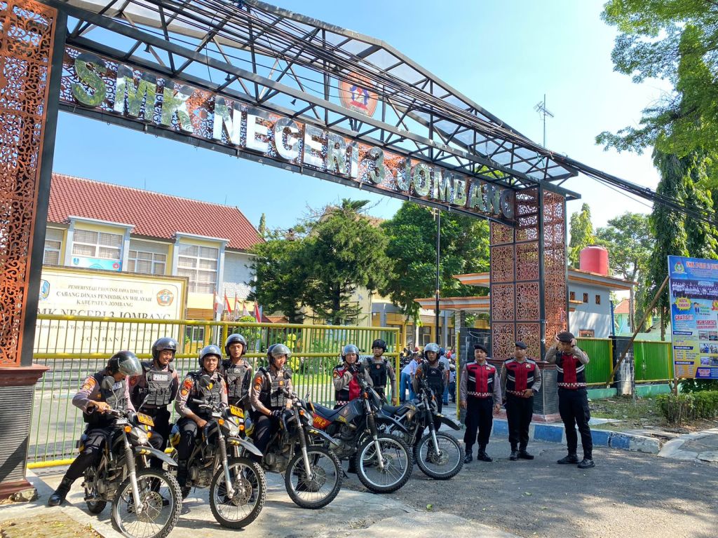 Puluhan Polisi Patroli Cegah Konvoi Kelulusan Sekolah di&nbsp;Jombang
