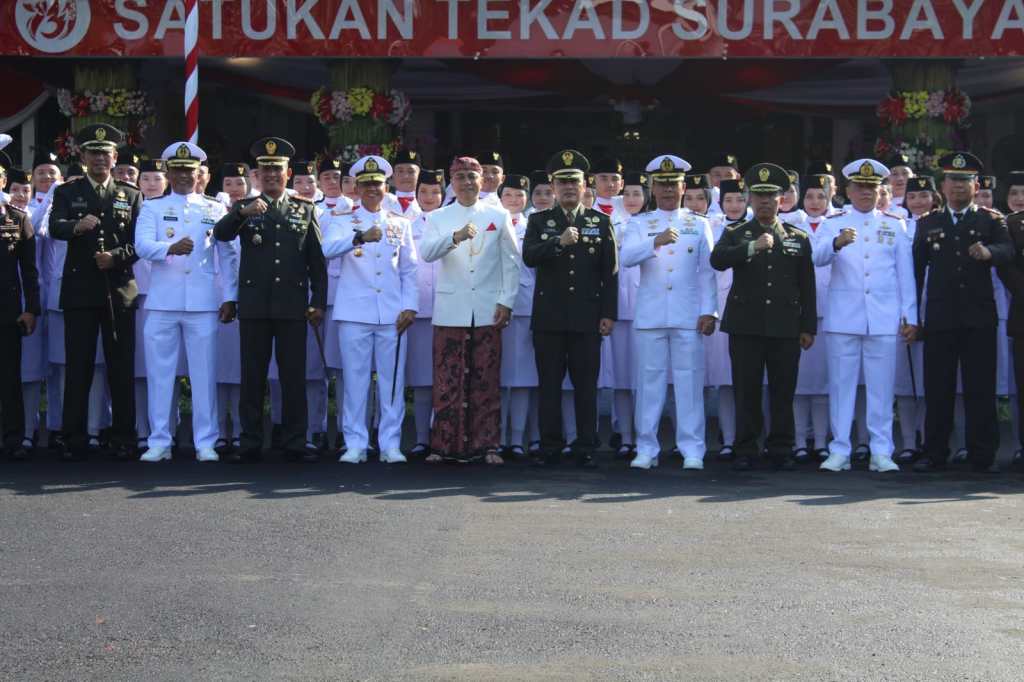 Satukan Perbedaan Wujudkan Indonesia Maju, Dandim 0830/Surabaya Utara Hadiri Upacara Hari Kelahiran Pancasila di Balai kota&nbsp;Surabaya.