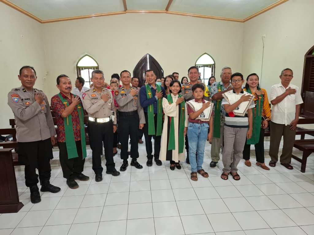 Polres Jombang Gelar Minggu Kasih dengan Jemaat GKJW Jemaat Mutersari Bareng&nbsp;Jombang