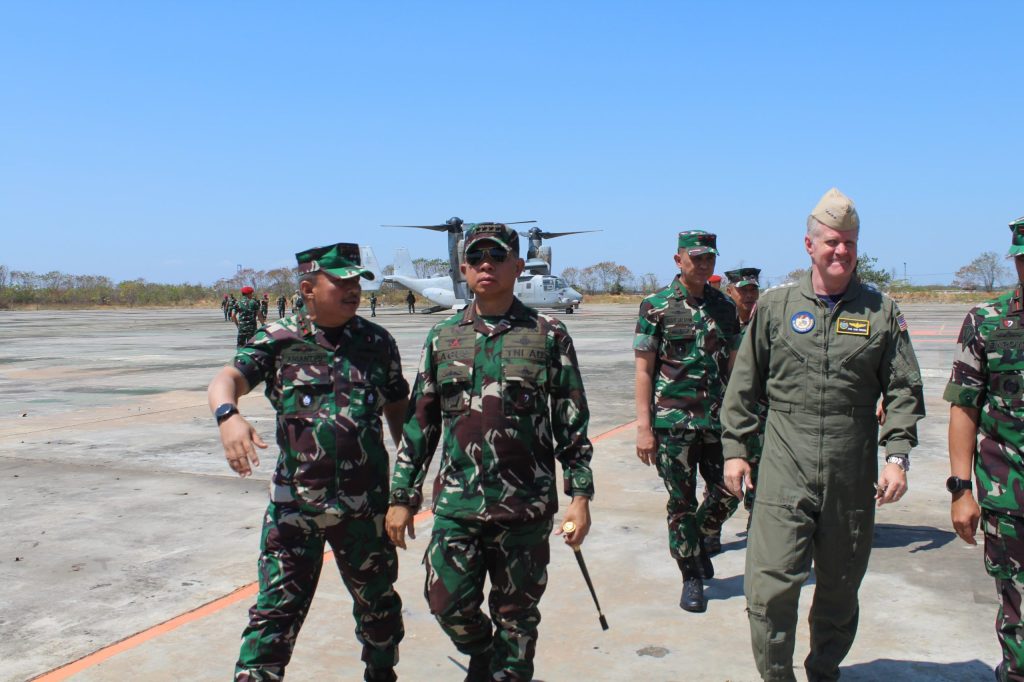 Dandim 0830/Surabaya Utara Dampingi Penyambutan Panglima TNI Di Koarmada II Surabaya 